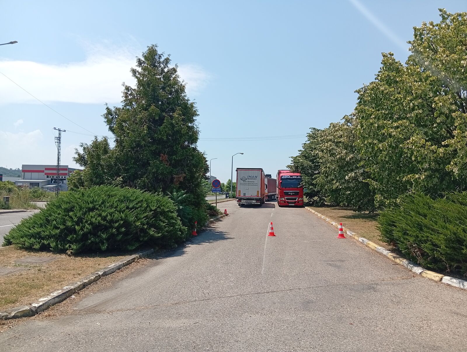 Truck & bus bays