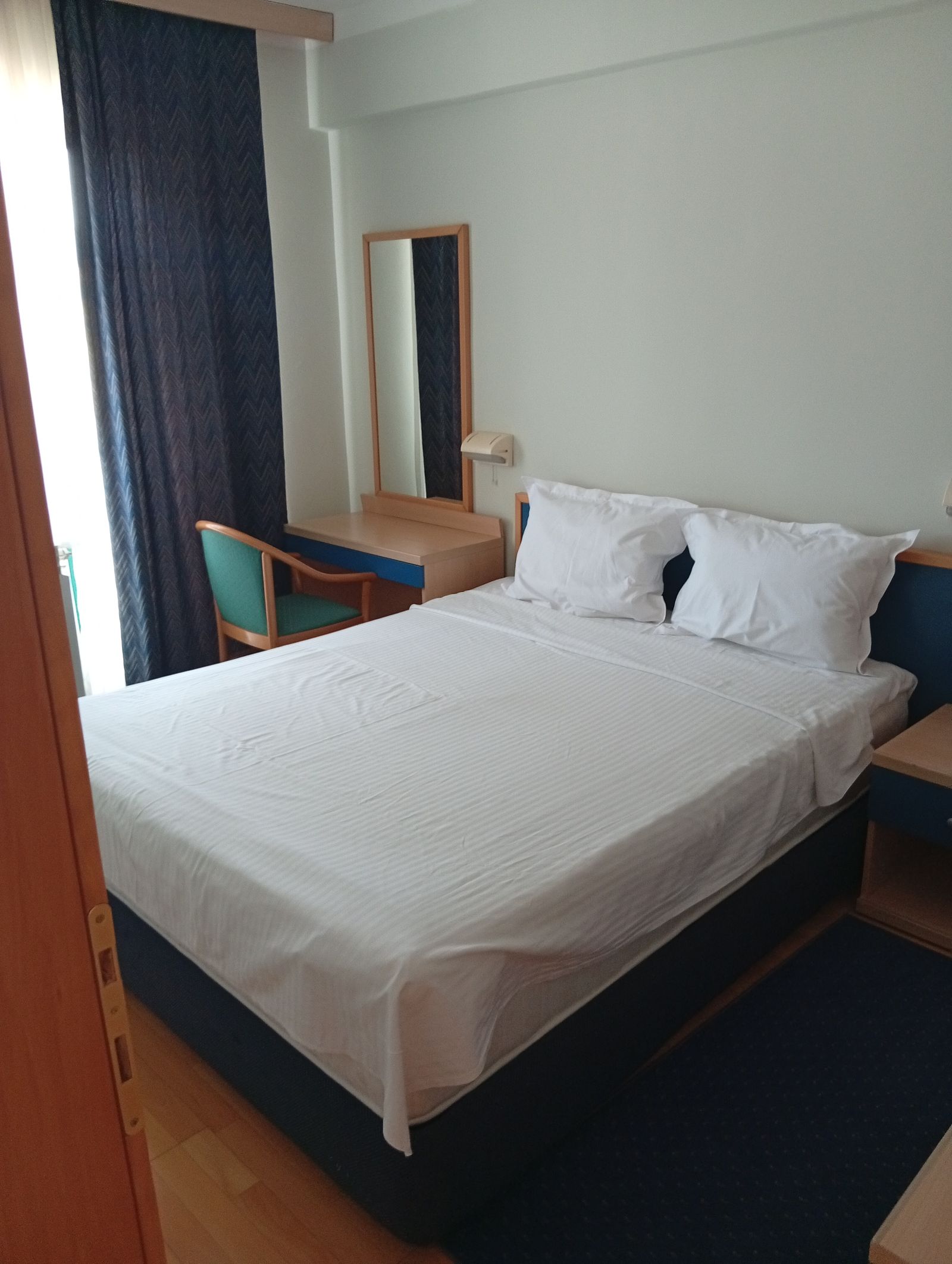 Bedroom with double bed