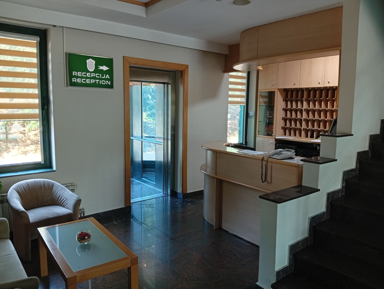 Reception & lobby
