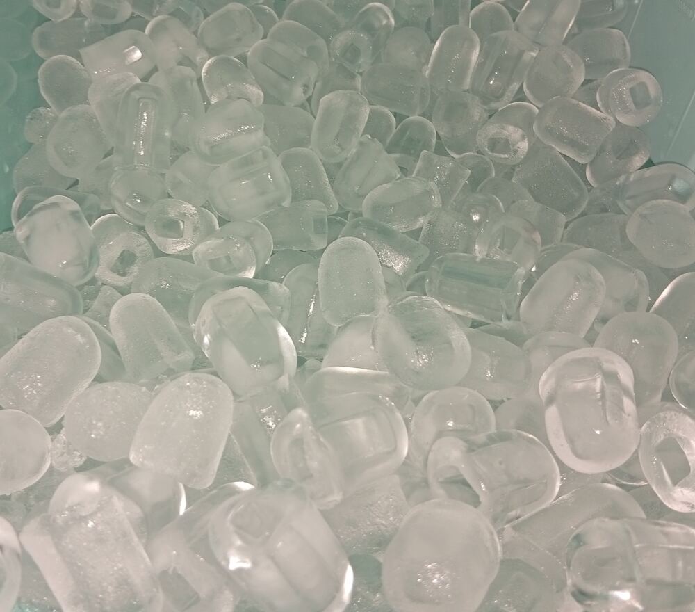 Ice machine — cold drinks in summer